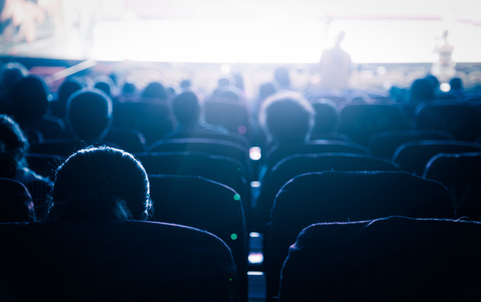 様々なアクティビティ　バンクーバーで映画鑑賞