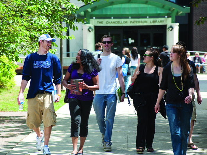 レイクヘッド大学は世界中から学生が集まります